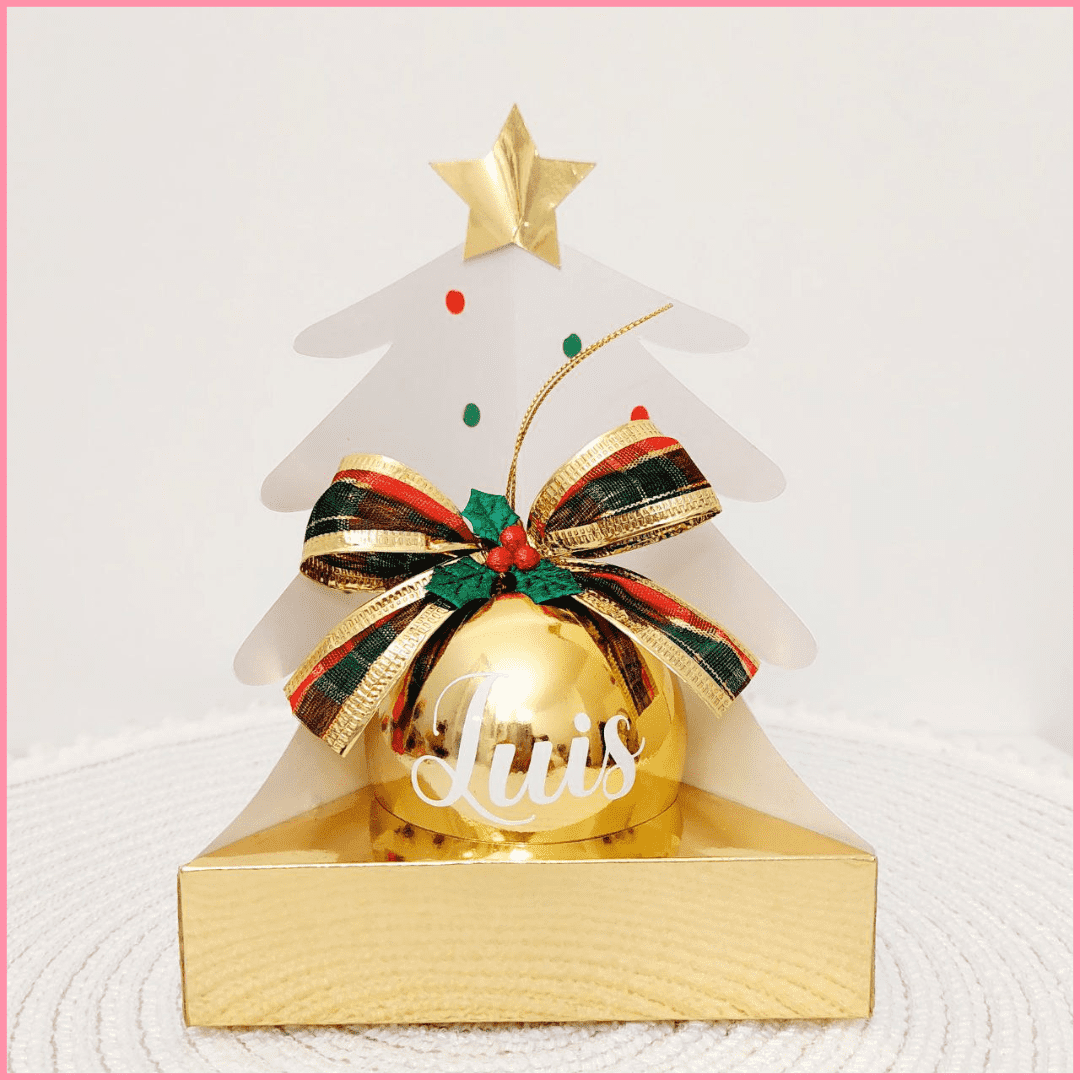 Bola de navidad dorada de 7 cm de diámetro, personalizada con el nombre de una persona especial