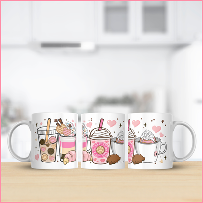 Tazas de la colección Cafecito y Chisme con alegres diseños en tono pastel