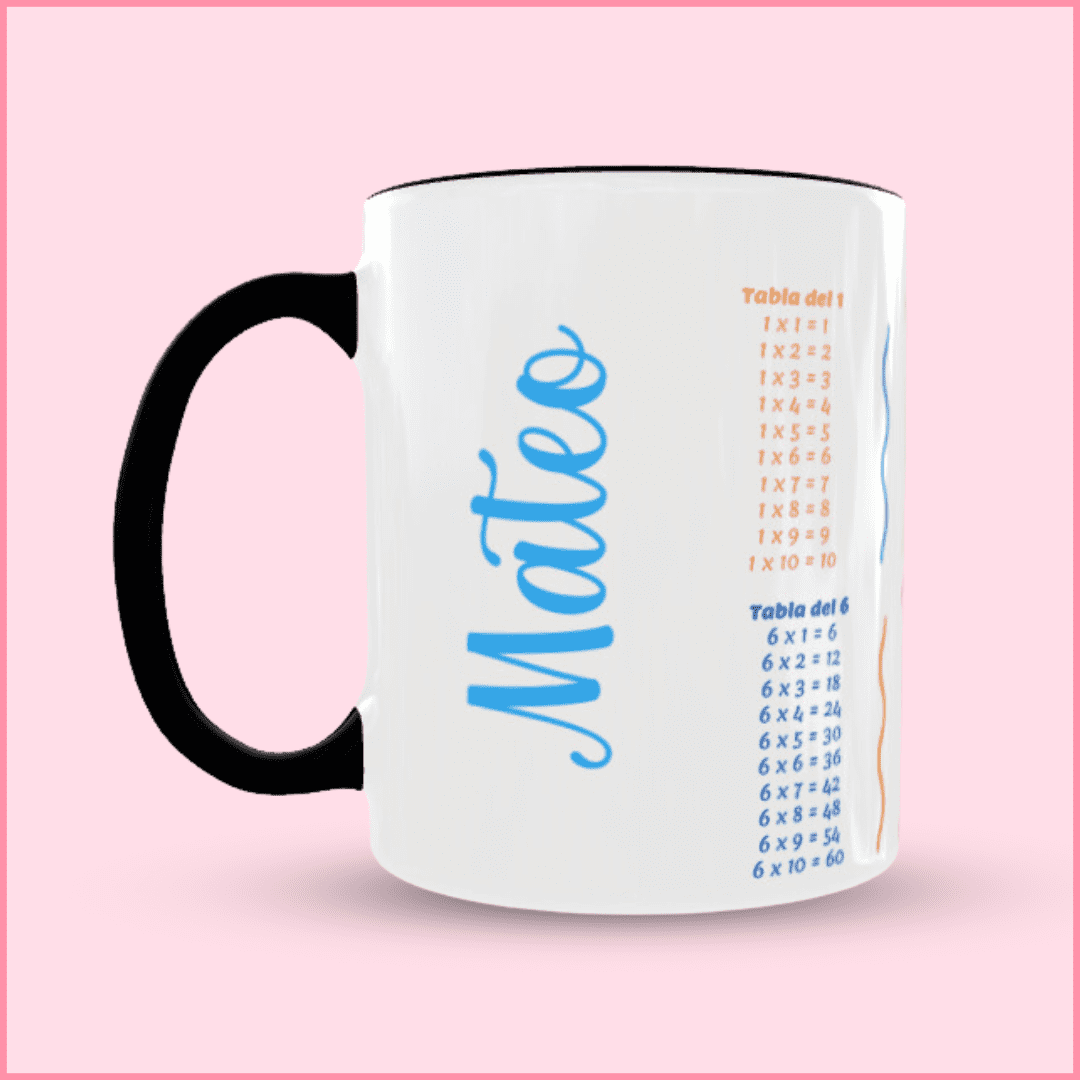 Taza de cerámica con asa e interior negro personalizada con el nombre y diseño de tablas de multiplicar