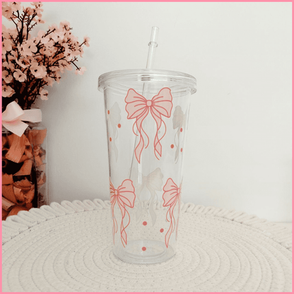 Vaso de plástico grande transparente con tapa y pajita y diseño de lazos rosas