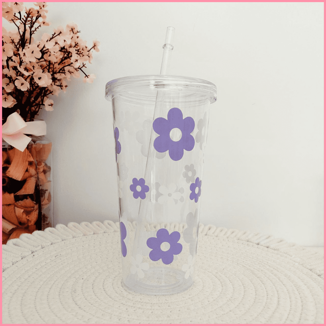 Vaso de plástico grande transparente con tapa y pajita y diseño de margaritas moradas