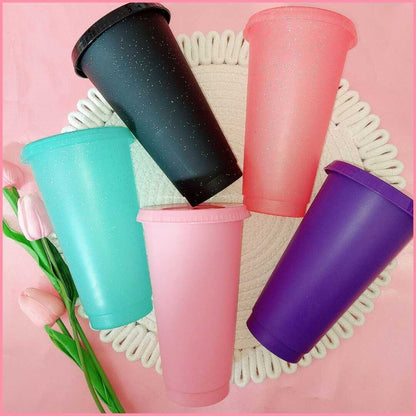 Vasos de colores variados para personalizar